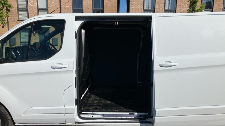 Ford Transit Custom 300 L1 Diesel Fwd 2.0 EcoBlue 130ps Low Roof Limited Van